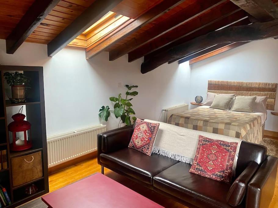 바사우리 Bilbo Near Atico Rural Con Terraza 아파트 외부 사진